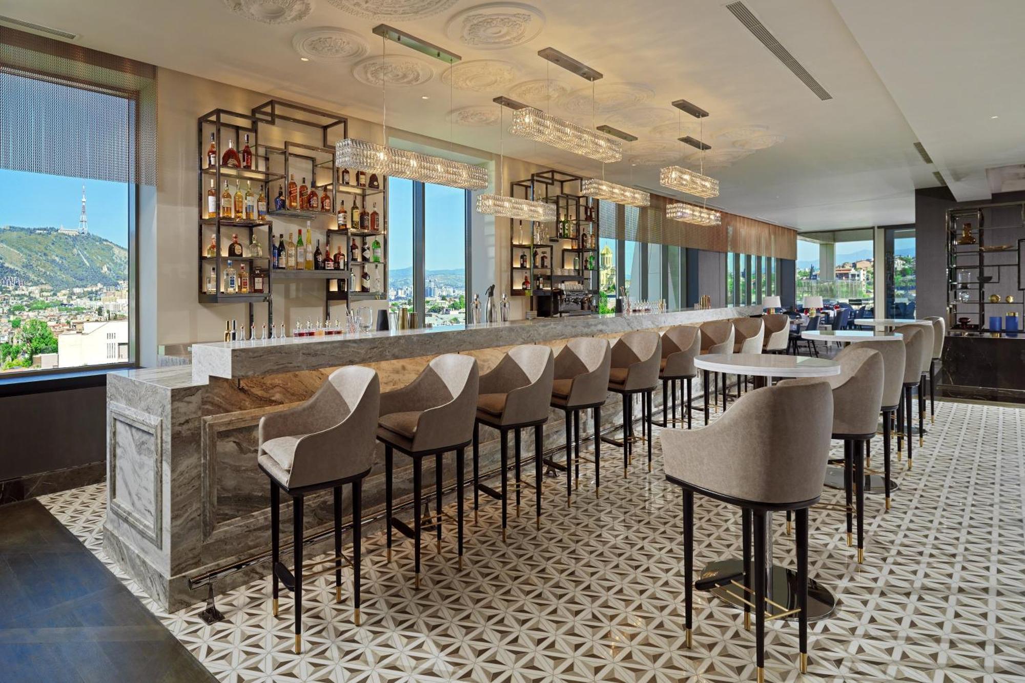 Sheraton Grand Metechi Palace 5* Тбилиси
