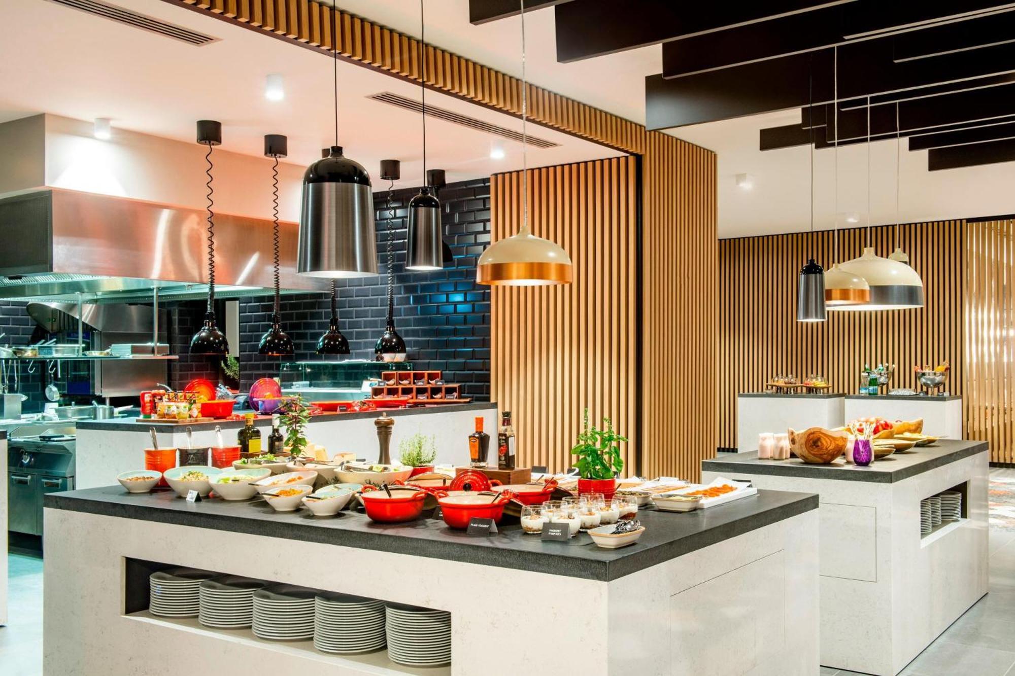 Отель Sheraton Grand Metechi Palace Тбилиси