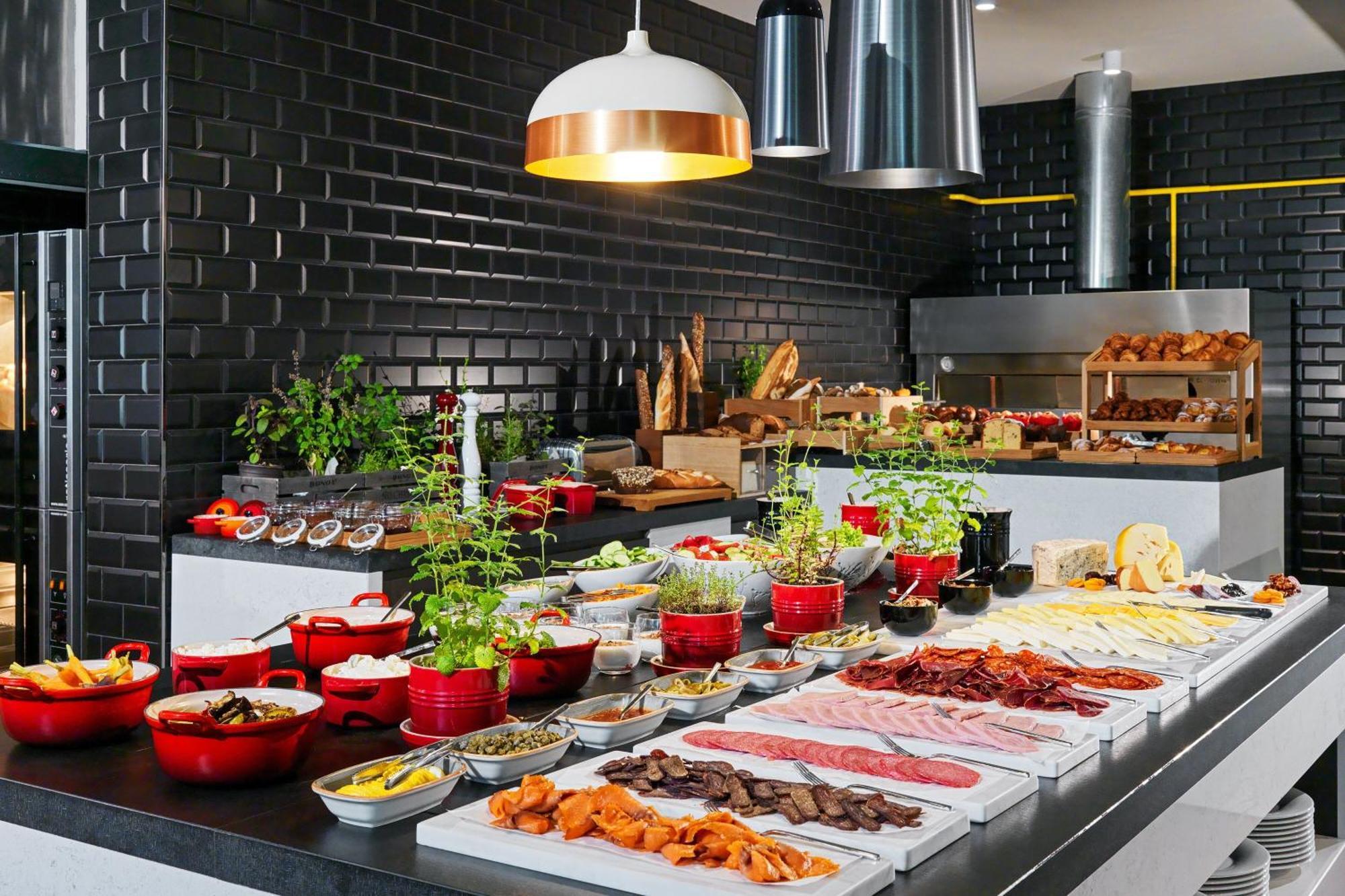 Sheraton Grand Metechi Palace Тбилиси
