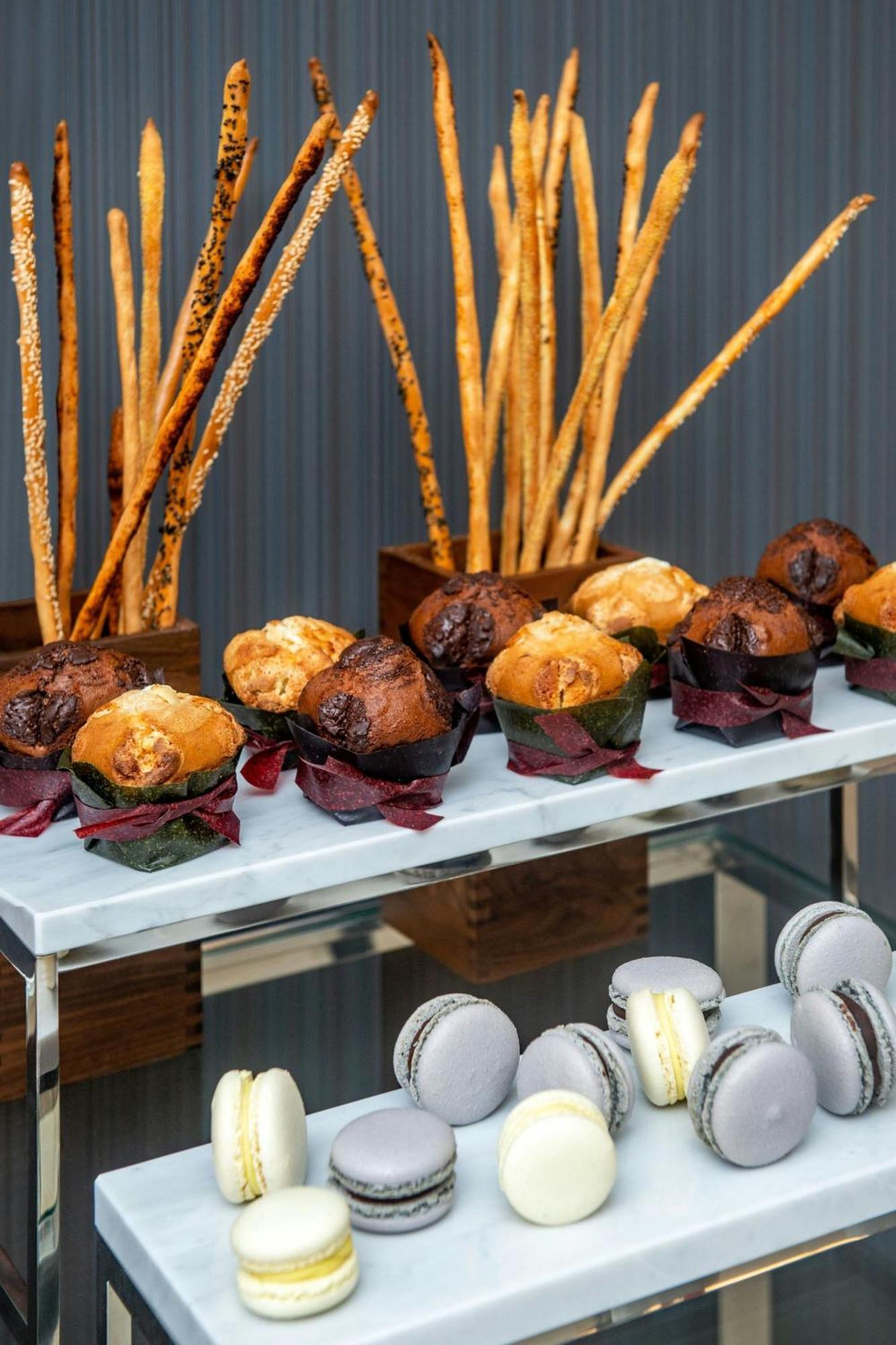 Sheraton Grand Metechi Palace Отель Тбилиси