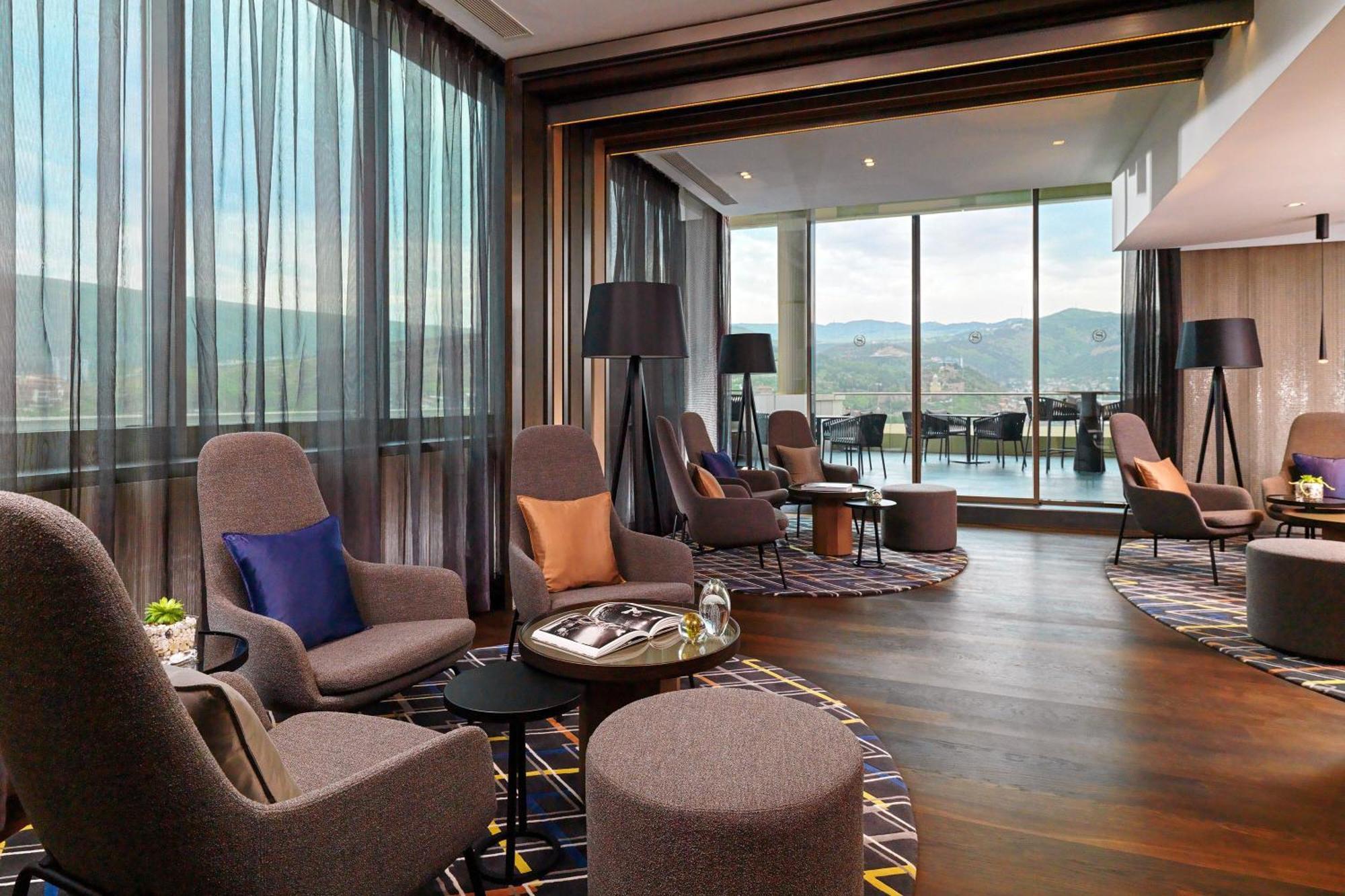 Отель Sheraton Grand Metechi Palace Тбилиси