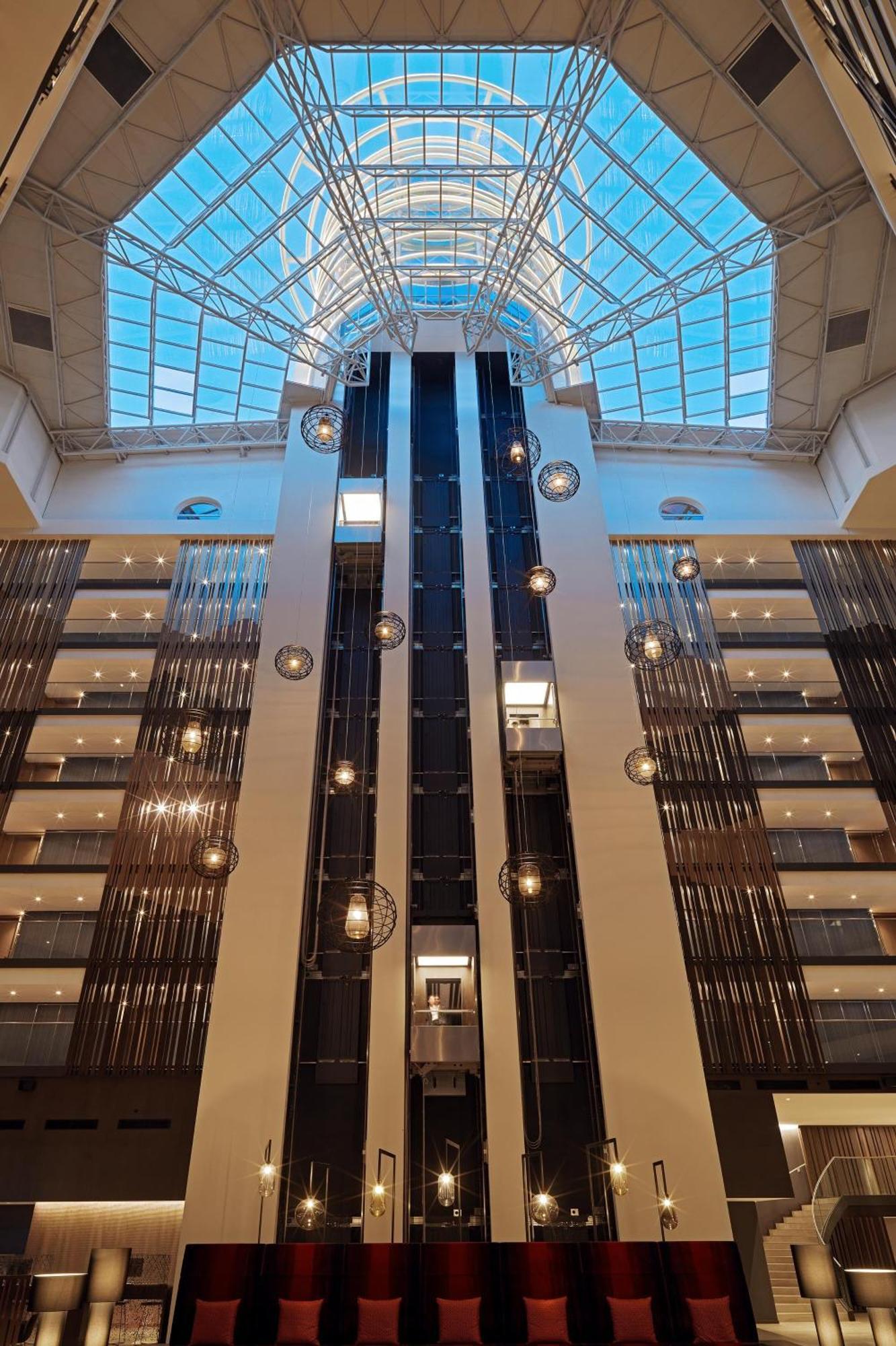 Отель Sheraton Grand Metechi Palace